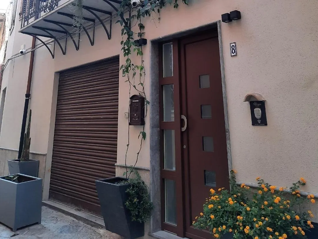San Francesco Rooms L.T. Palermo 2*,