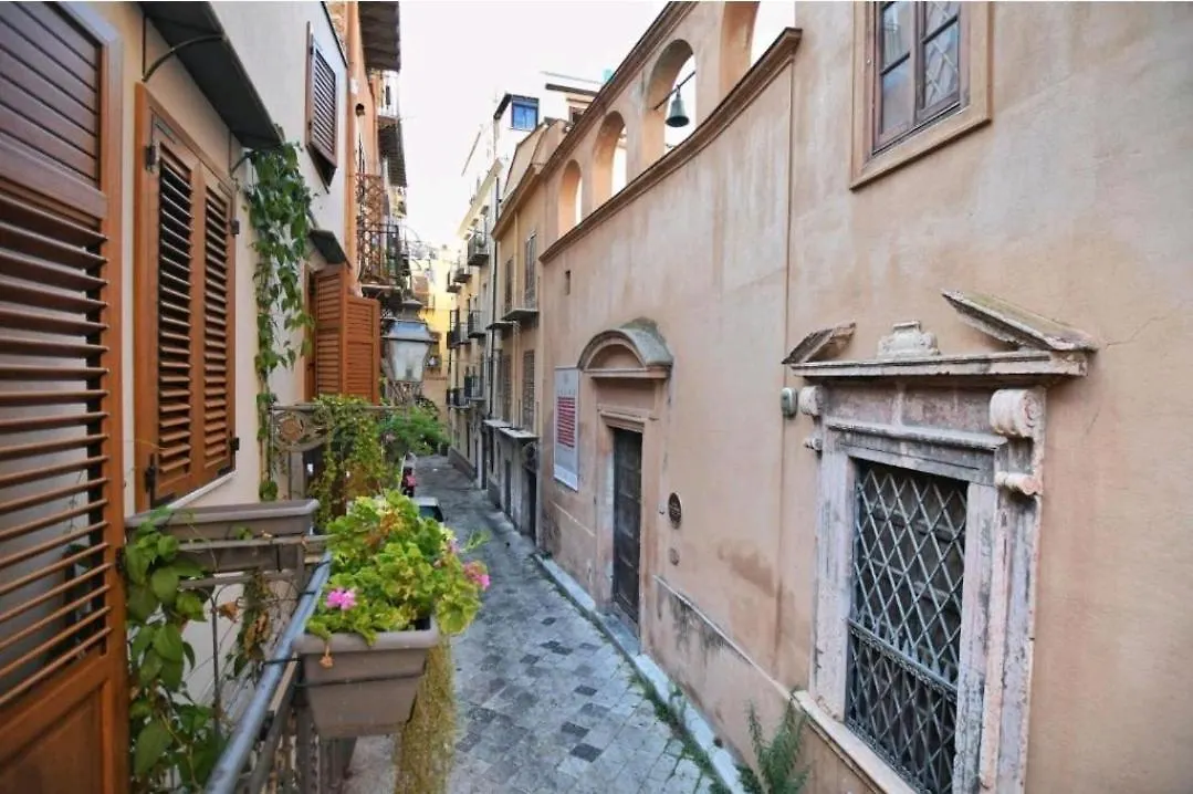San Francesco Rooms And Apartment With Terrace In Palermo Locazione Turistica 2*,  Italy