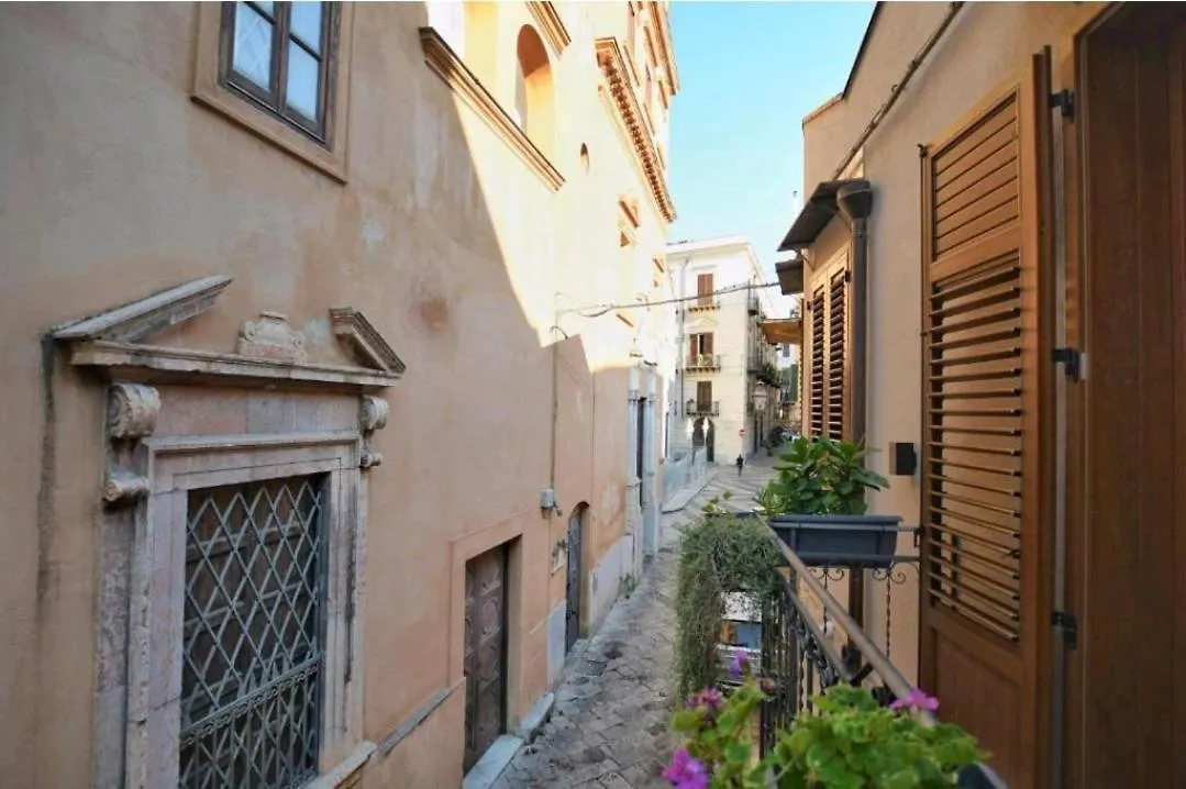 San Francesco Rooms And Apartment With Terrace In Palermo Locazione Turistica Bed & Breakfast